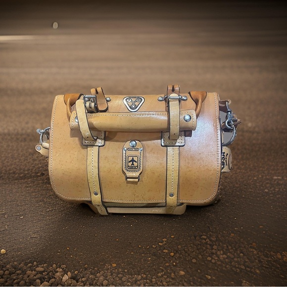 Genuine Leather Expedition Bag! - Picture 7 of 10